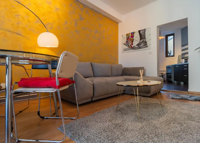 Apartment Prime Location - Breathtaking Architectural Views Bucharest