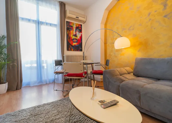 Apartment Prime Location - Breathtaking Architectural Views