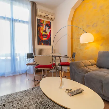 Apartment Prime Location - Breathtaking Architectural Views