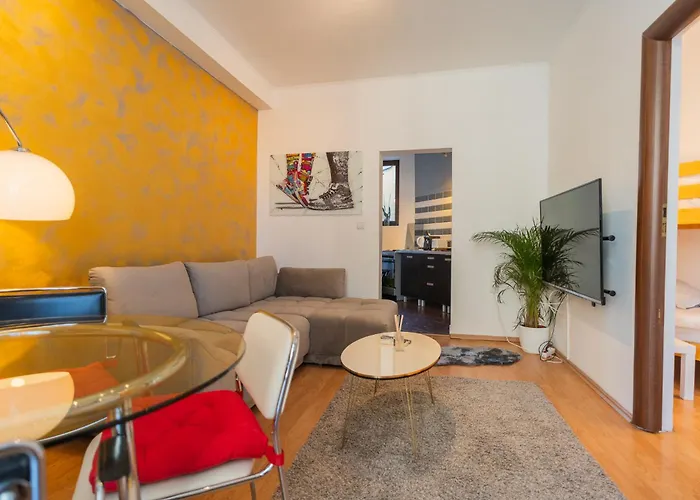 Prime Location - Breathtaking Architectural Views Apartament *