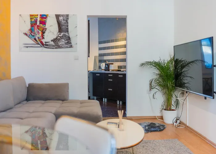 Prime Location - Breathtaking Architectural Views 아파트 *