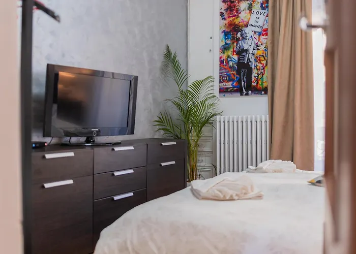 Prime Location - Breathtaking Architectural Views Apartament