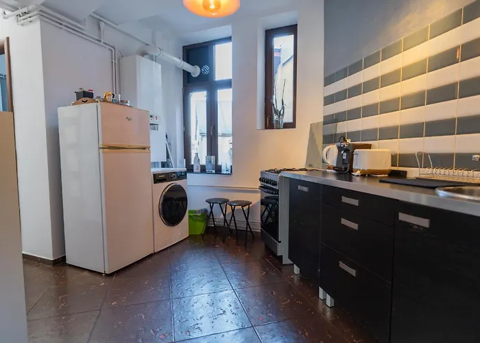 Prime Location - Breathtaking Architectural Views Apartament *