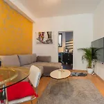 Prime Location - Breathtaking Architectural Views Apartment *