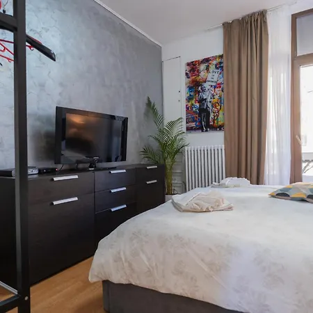 Prime Location - Breathtaking Architectural Views Διαμέρισμα